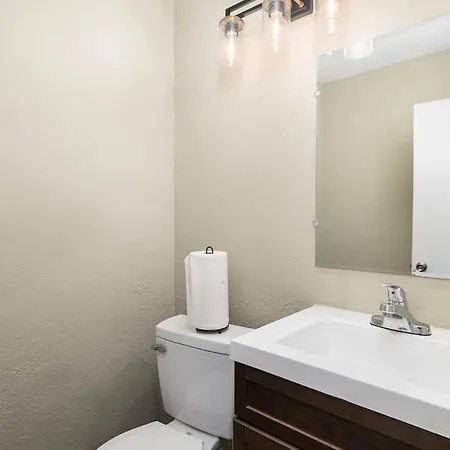 Spacious 4Br Home With Pool Bbq & Games Grand Prairie Exterior photo