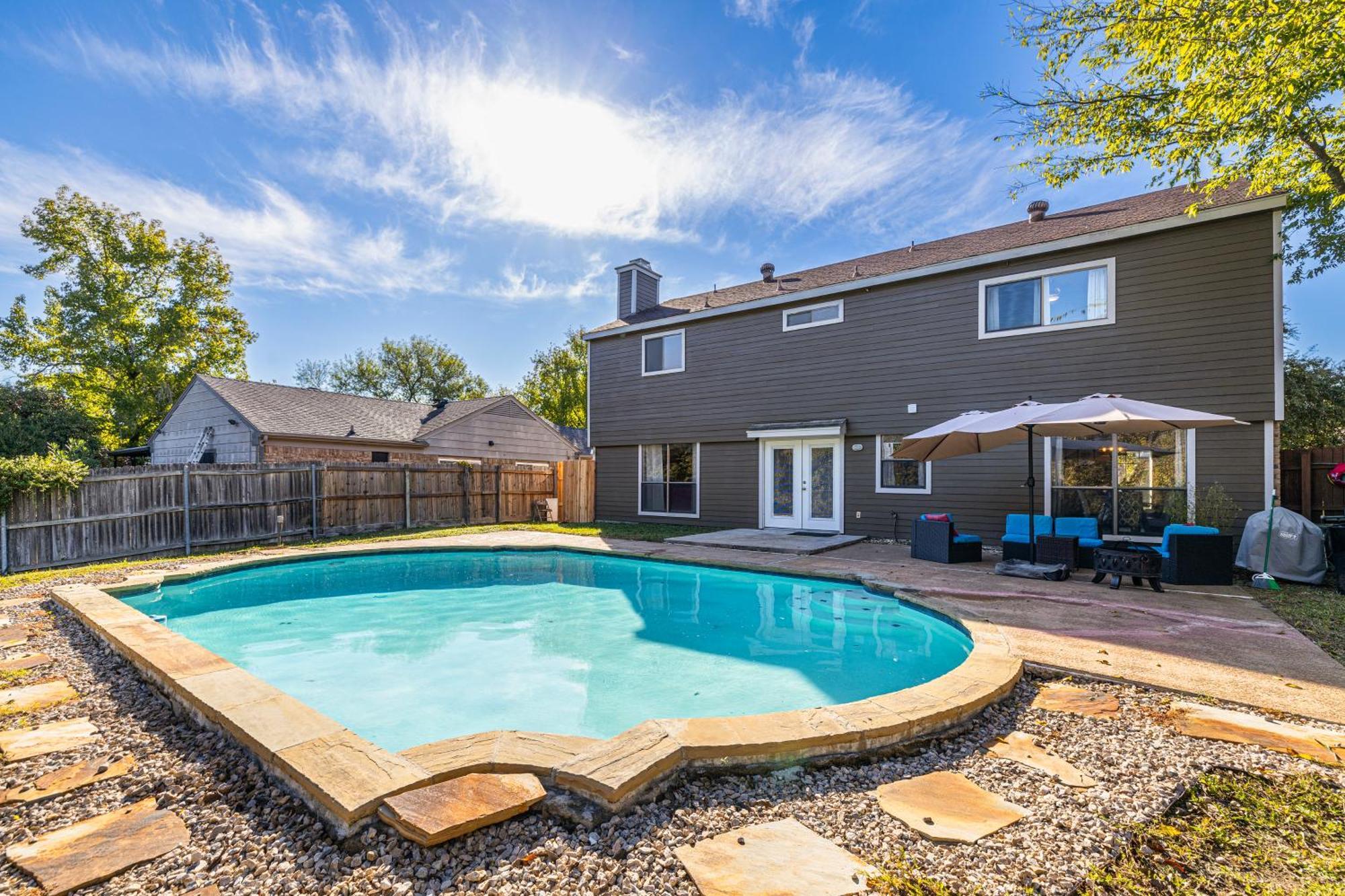 Spacious 4br With Pool Bbq & Games Holiday home *