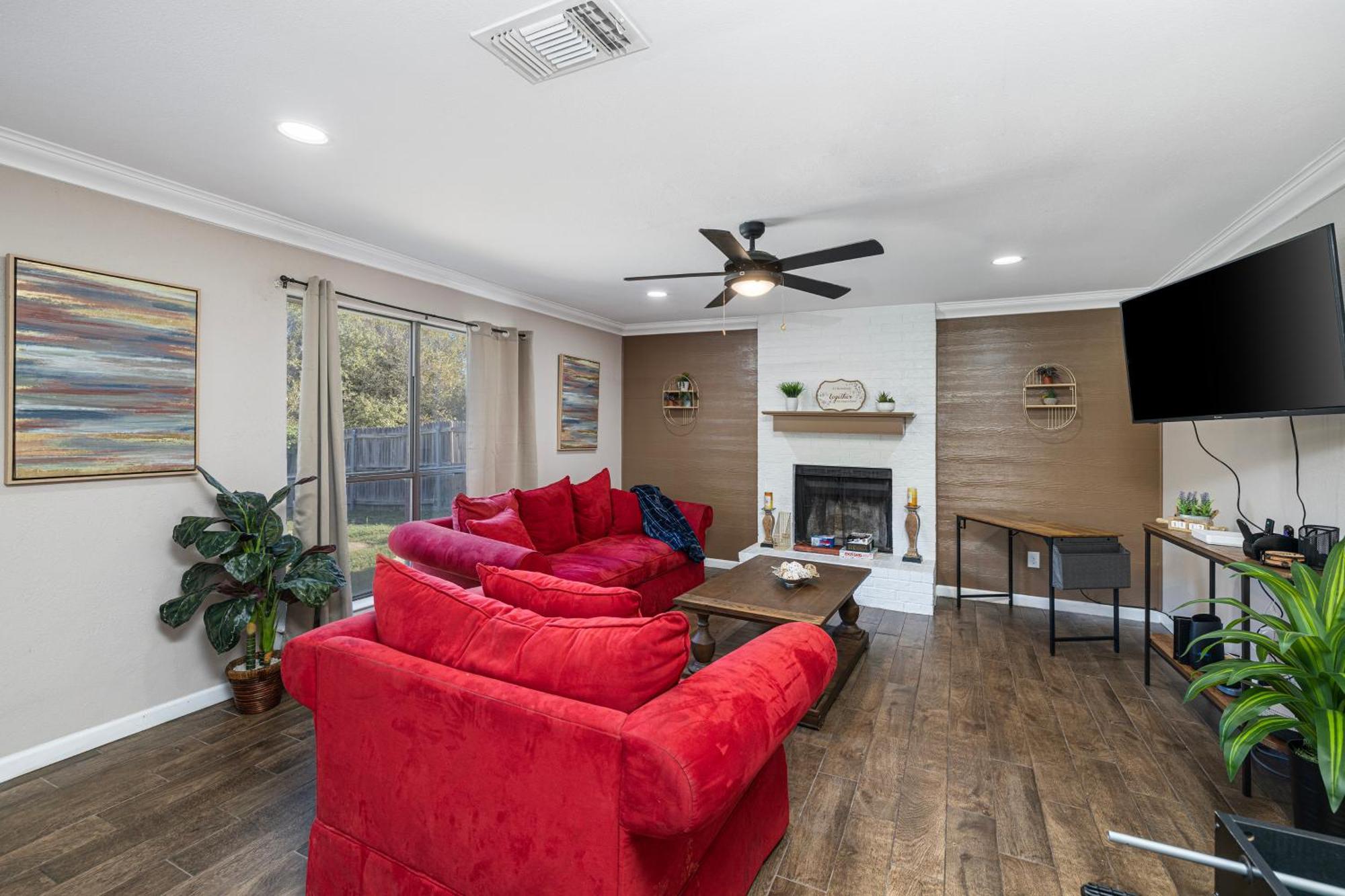 Spacious 4br With Pool Bbq & Games *