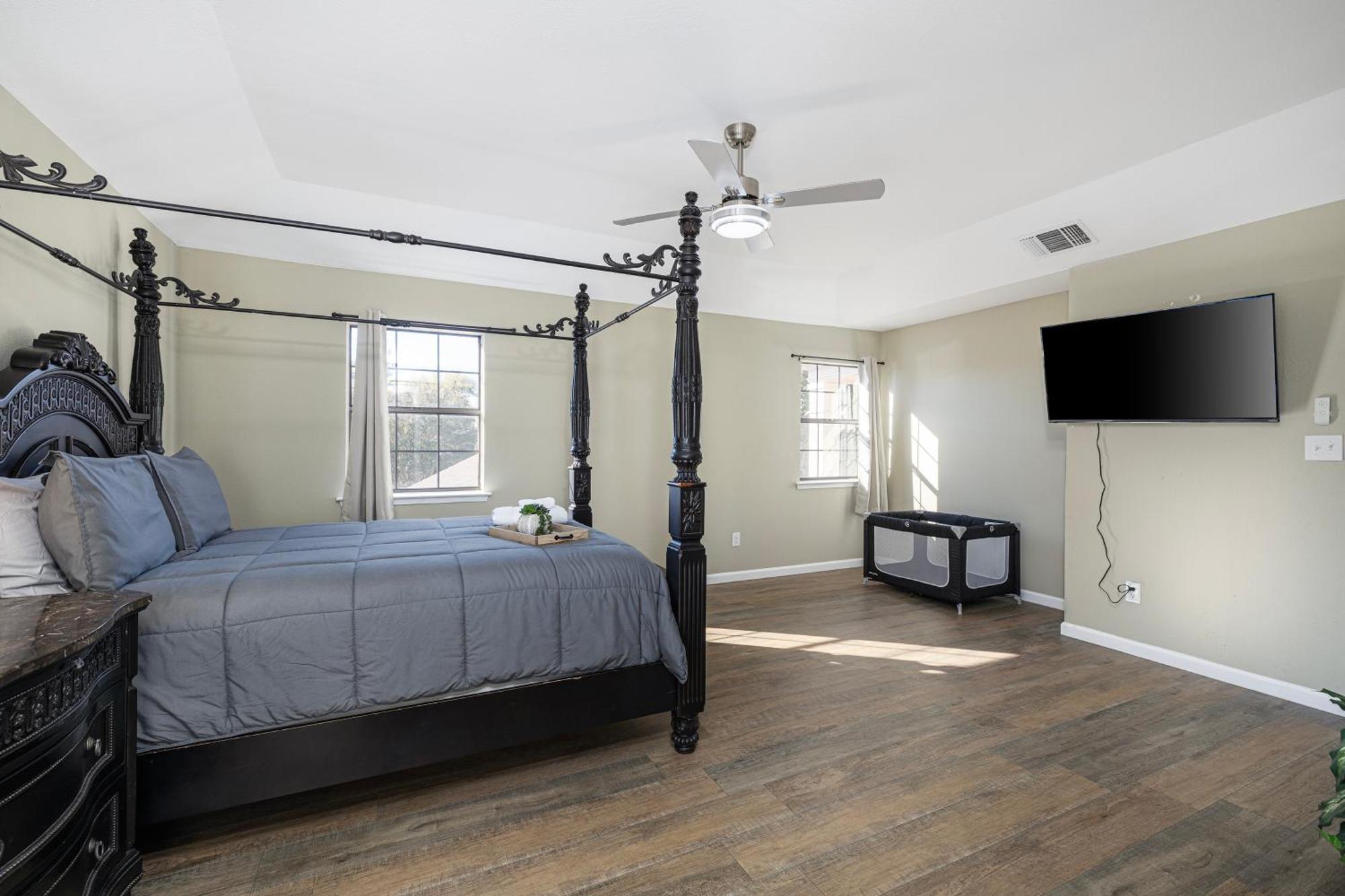 Holiday home Spacious 4br With Pool Bbq & Games Grand Prairie
