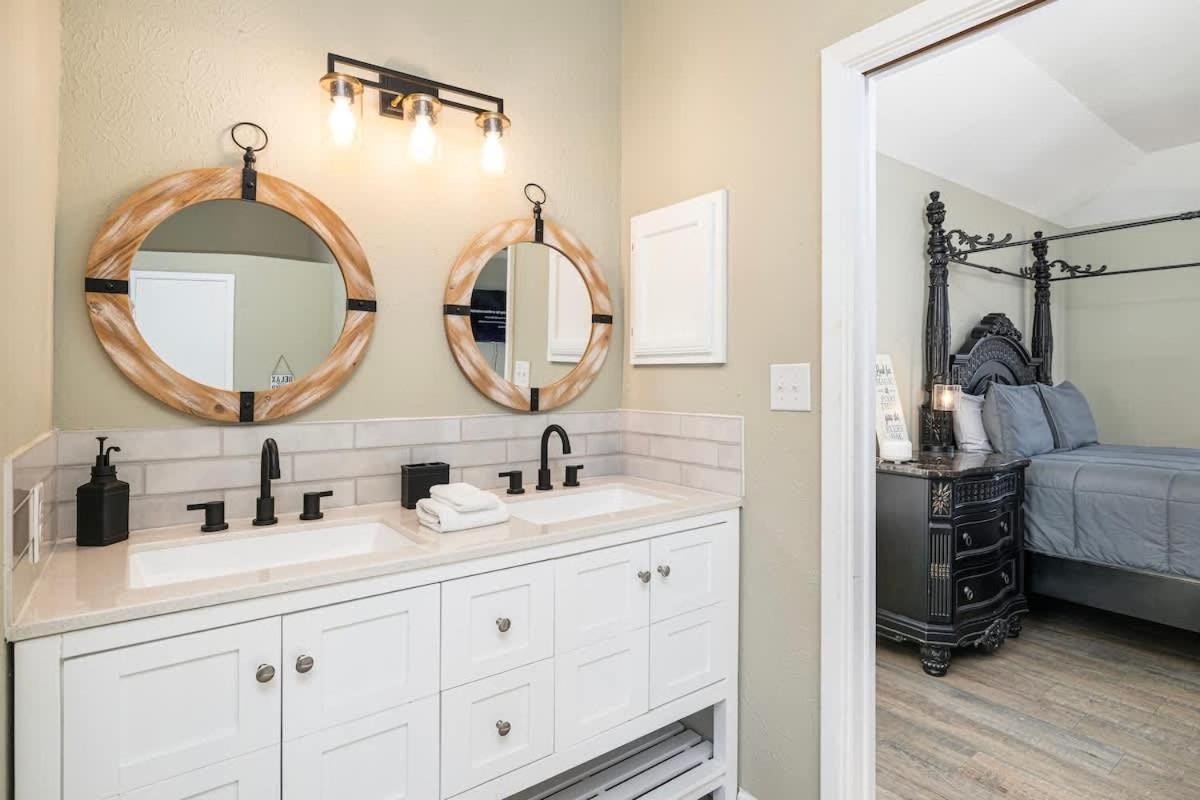 Spacious 4br With Pool Bbq & Games Grand Prairie