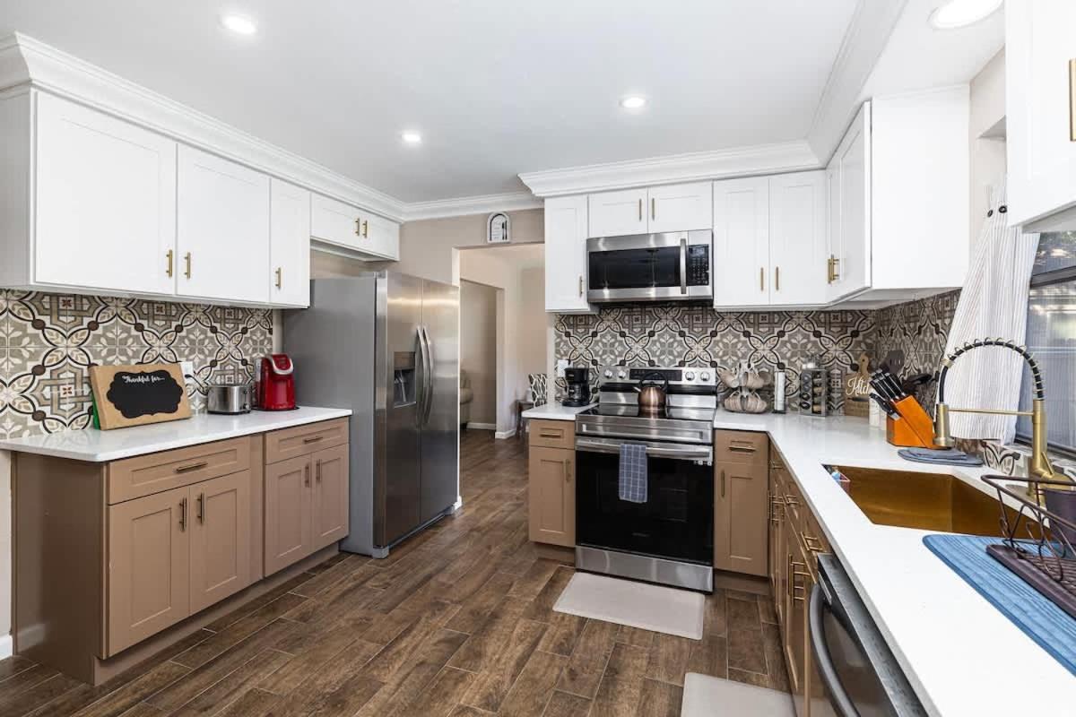 Spacious 4br With Pool Bbq & Games Grand Prairie